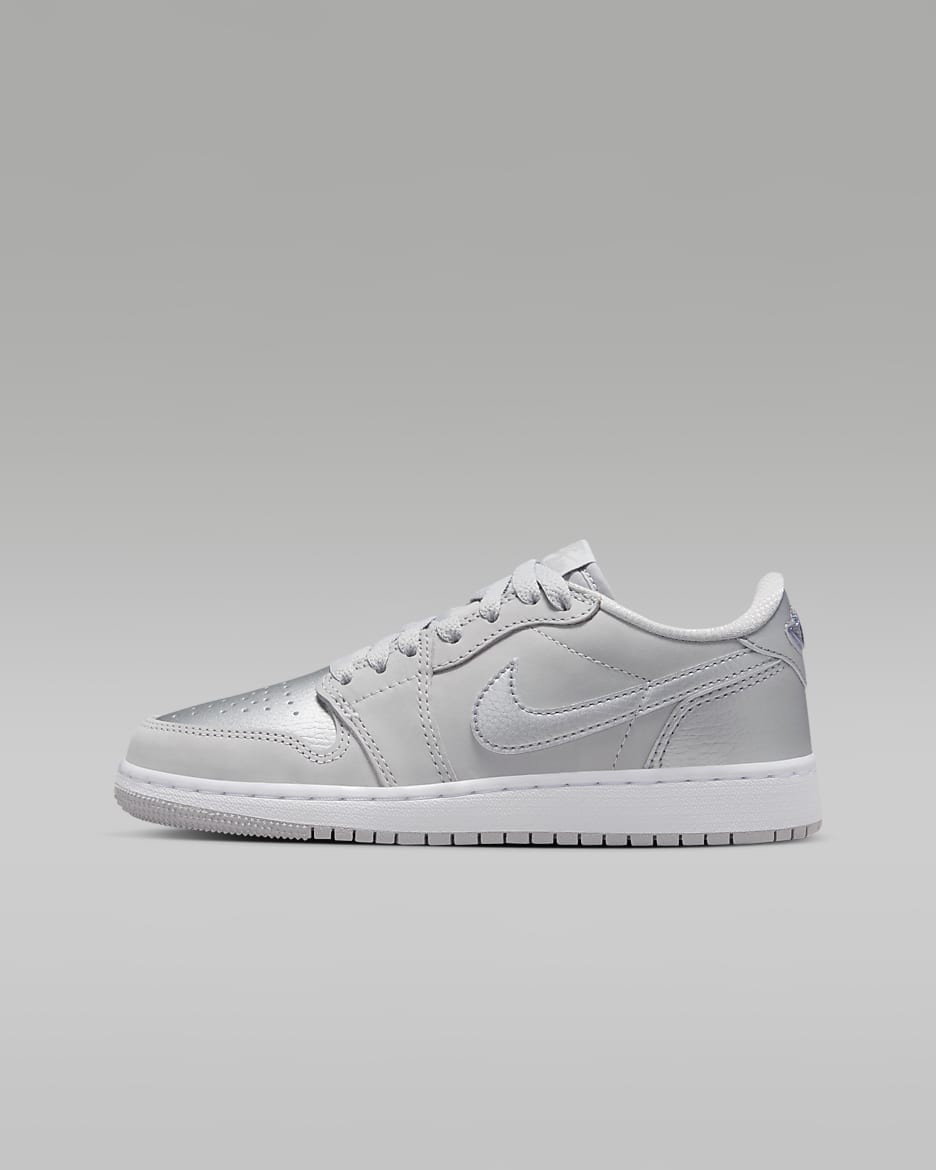 休日限定 NIKE公式】エア ジョーダン 1 LOW OG  靴